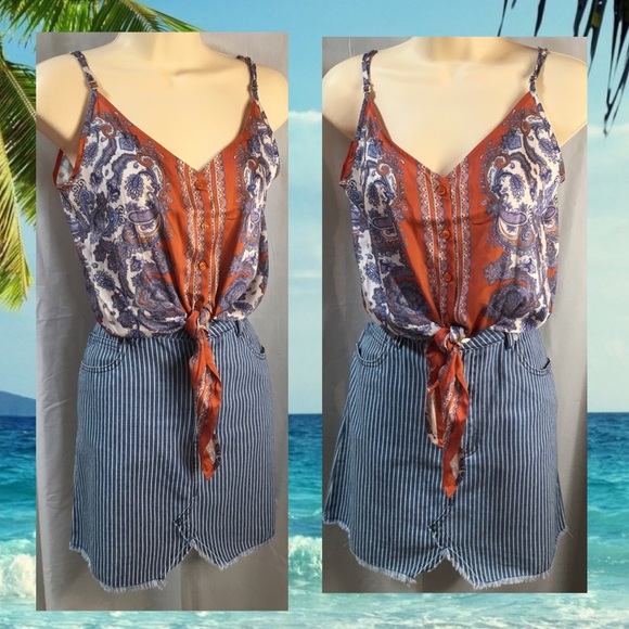 *H&M* cute little scarf paisley print tie up top - Picture 2 of 7